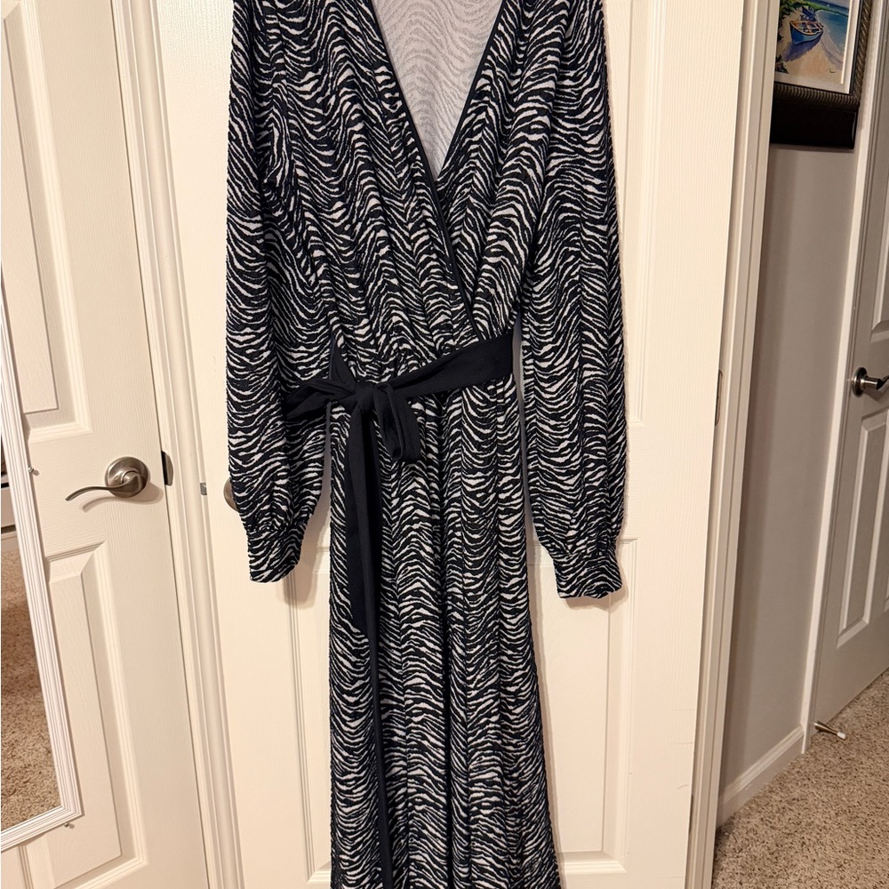 Chic Zebra Print Long Sleeve Dress